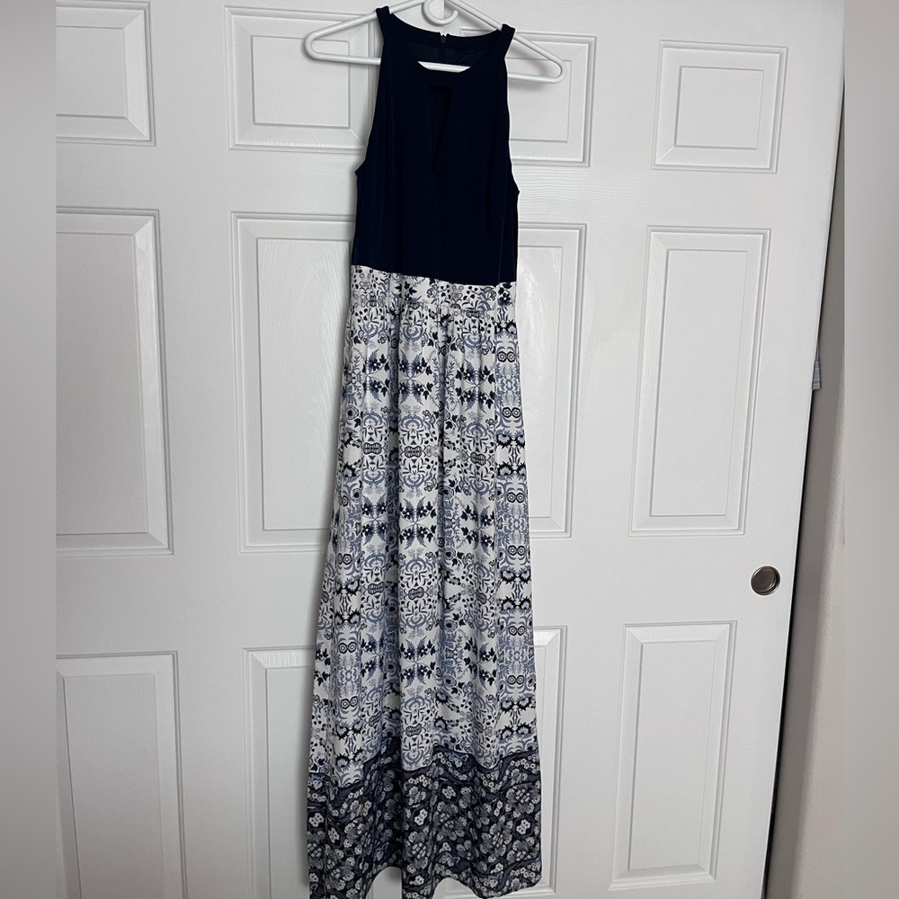 Long maxi sleeveless navy blue floral dress